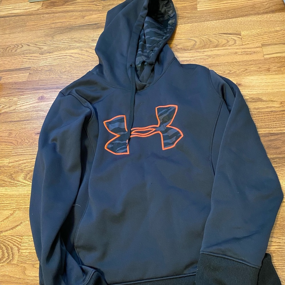 Underarmour hoodie size small